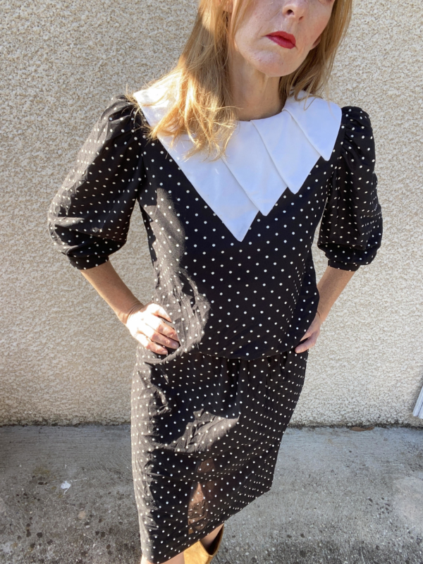 Robe à pois blanc et noir